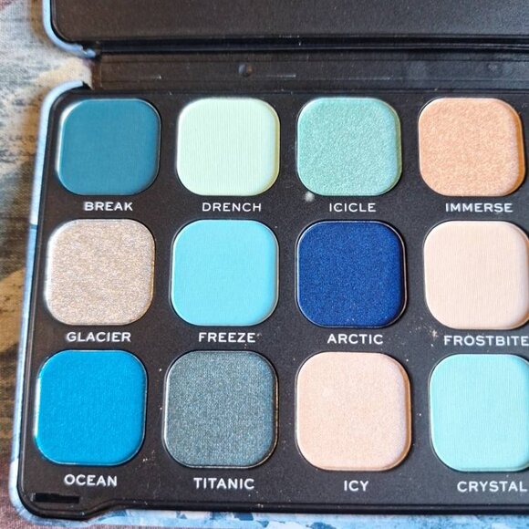 🔥❄️ Revolution Palette Duo — Fire + Ice Forever Flawless - Picture 5 of 9